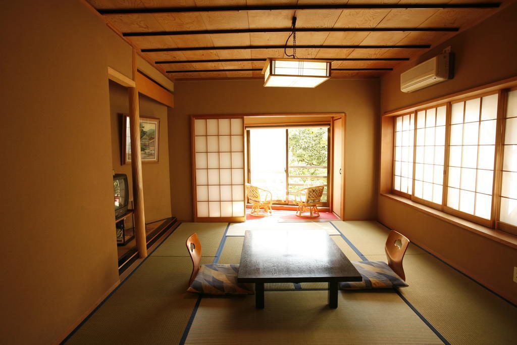 Masutomi Ryokan Хаконе Экстерьер фото